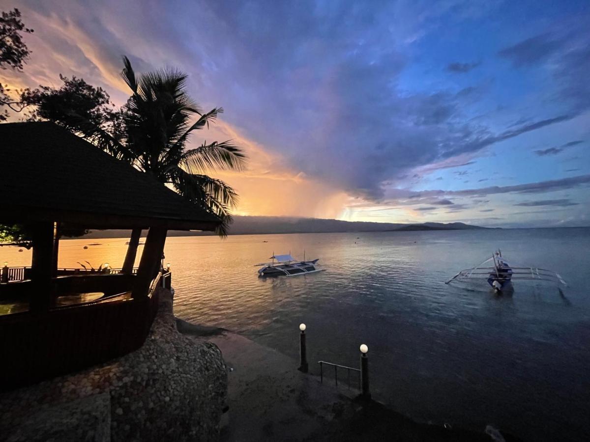 Magic Island Dive Resort Moalboal Exterior foto